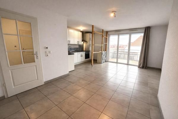 Superbe appartement F3 en attique, terrasse 24 m², balcon 9 m², garage en sous-sol, chauffage au sol
