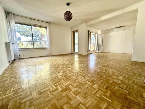 AIX EN PROVENCE - QUARTIER ST DONAT - T5 102M2 Balcon