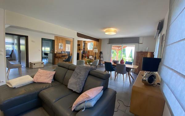 Maison à vendre    6 pièces • 326 m2 Moirans