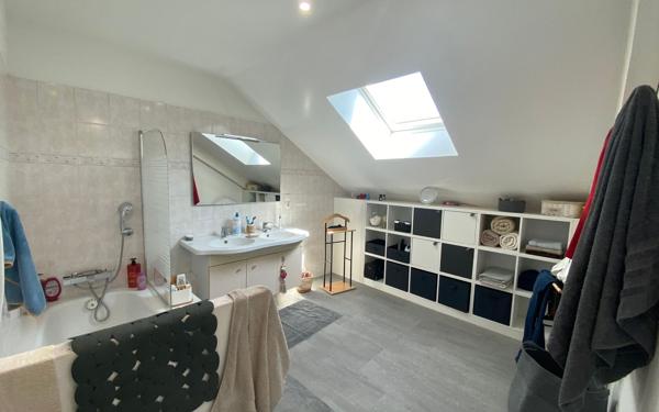 Maison à vendre    6 pièces • 326 m2 Moirans