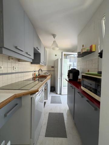 Vente                                                      Maison
                        
                     3 pièces                      64 m2                     à Nice