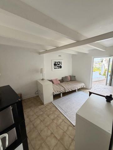 Vente                                                      Maison
                        
                     3 pièces                      64 m2                     à Nice