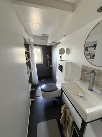 Vente                                                      Maison
                        
                     3 pièces                      64 m2                     à Nice