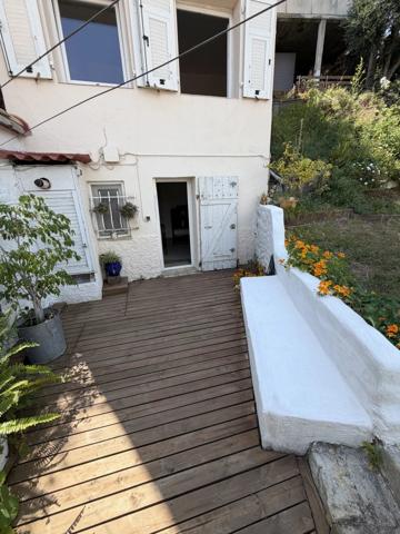 Vente                                                      Maison
                        
                     3 pièces                      64 m2                     à Nice