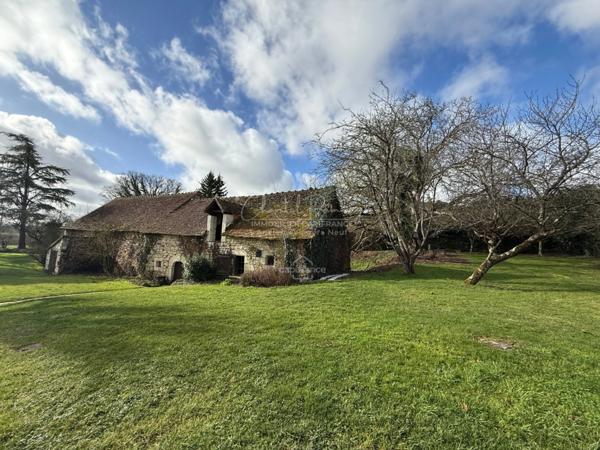 VIAGER OCCUPÉ – Maison de caractère avec piscine + dépendances – Grand jardin – LÉSIGNY (86)
