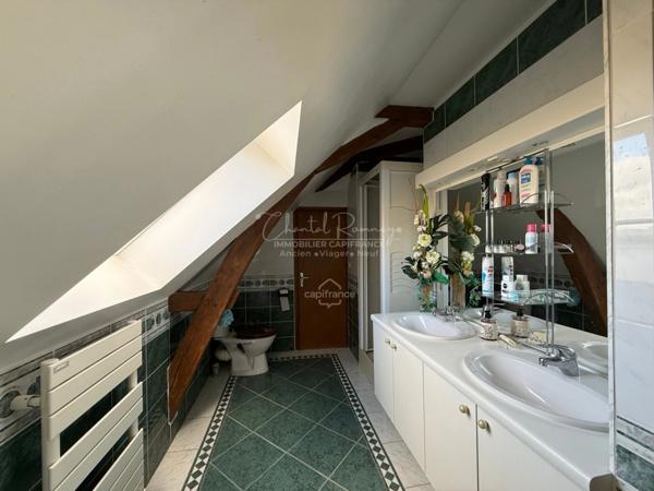 VIAGER OCCUPÉ – Maison de caractère avec piscine + dépendances – Grand jardin – LÉSIGNY (86)