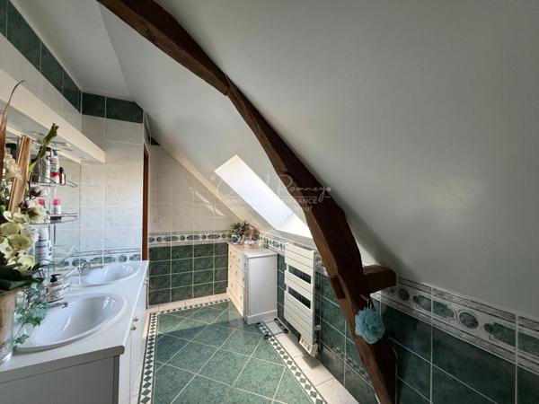 VIAGER OCCUPÉ – Maison de caractère avec piscine + dépendances – Grand jardin – LÉSIGNY (86)