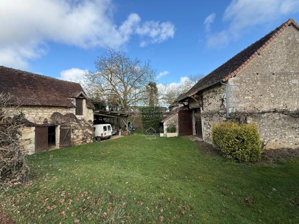 VIAGER OCCUPÉ – Maison de caractère avec piscine + dépendances – Grand jardin – LÉSIGNY (86)