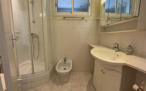 Appartement à louer    1 pièce • 24,39 m2 Cannes