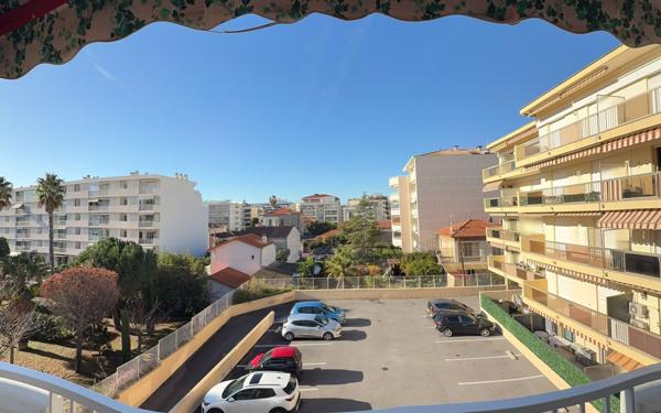 Appartement à louer    1 pièce • 24,39 m2 Cannes
