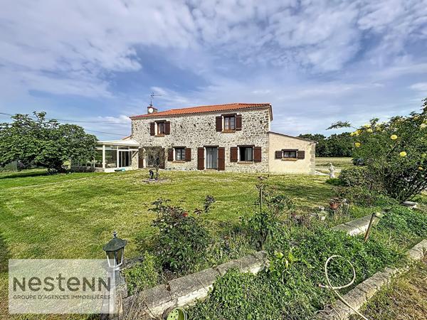 Exclusivité : Maison ancienne de charme à vendre à Sallertaine - 13 HECTARES
