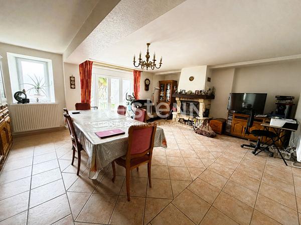 Longère familiale de 174 m² à vendre 6 chambres, garage et piscine à Montval-sur-Loir (72500)