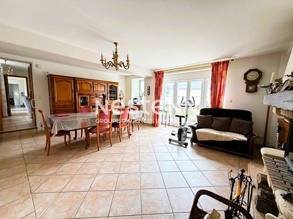 Longère familiale de 174 m² à vendre 6 chambres, garage et piscine à Montval-sur-Loir (72500)