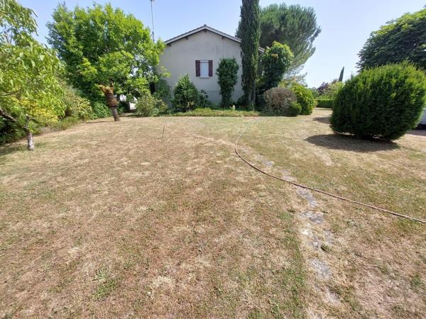 Isle d'Espagnac terrain plat et végétalisé de 628 m² 64 000 € H.A.I.*