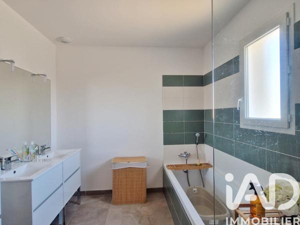 Maison à vendre 4 pièces 98 m² Angoulême
