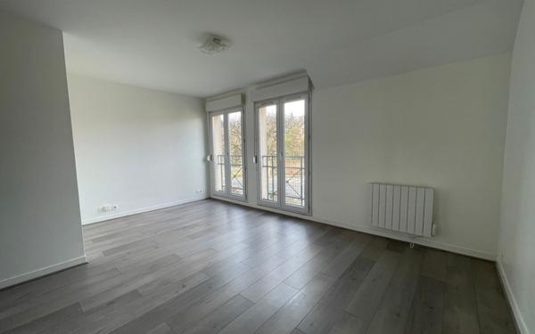 Appartement à louer    1 pièce • 24 m2 Dourdan