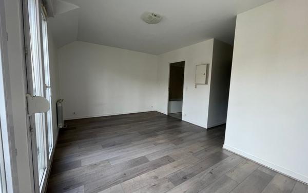 Appartement à louer    1 pièce • 24 m2 Dourdan