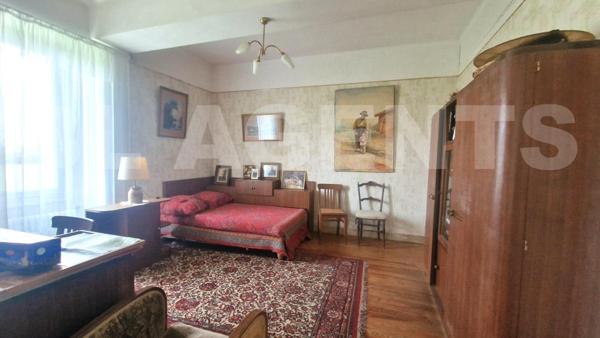 Propriété 7 pièces avec appartement indépendant plus dépendances plus terre