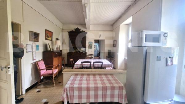 Propriété 7 pièces avec appartement indépendant plus dépendances plus terre