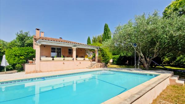 Uzès (30700) A vendre villa 6 minutes d'Uzès