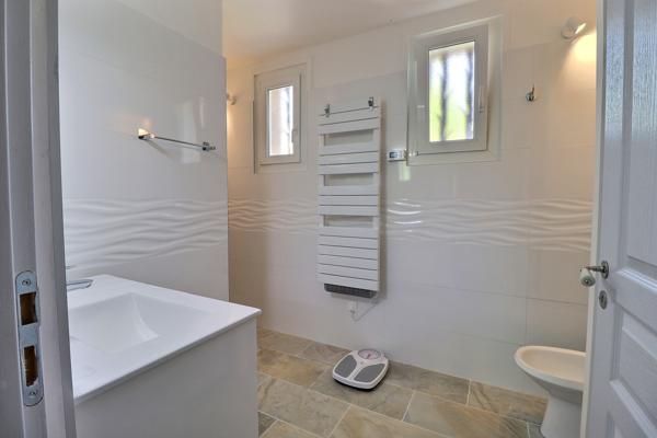 Uzès (30700) A vendre villa 6 minutes d'Uzès