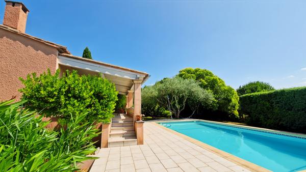 Uzès (30700) A vendre villa 6 minutes d'Uzès