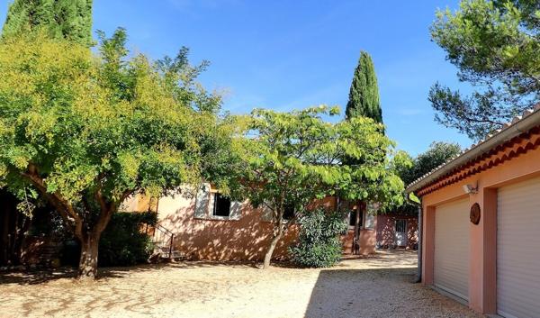 Uzès (30700) A vendre villa 6 minutes d'Uzès