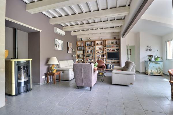 Uzès (30700) A vendre villa 6 minutes d'Uzès