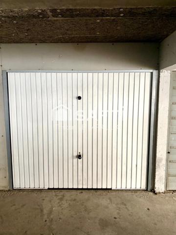 À Vendre  Box sécurisé 15 m²  7 Collines, Nîmes avec l'électricité