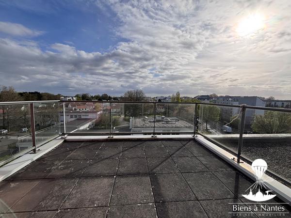 À vendre : appartement T3 dernier étage, ascenseur, terrasse, box , Nantes À vendre : appartement T3 dernier étage, ascenseur, terrasse, box , Nantes