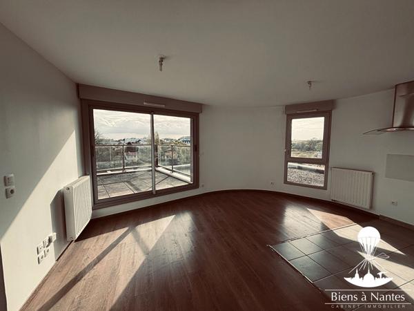 À vendre : appartement T3 dernier étage, ascenseur, terrasse, box , Nantes À vendre : appartement T3 dernier étage, ascenseur, terrasse, box , Nantes