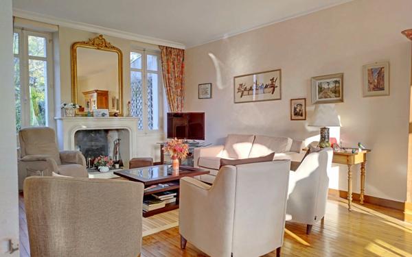 Maison à vendre    6 pièces •  Cholet