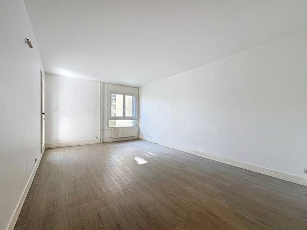 Vente                                                      Appartement
                        
                     2 pièces                      53 m2                     à Boissy-Saint-Léger