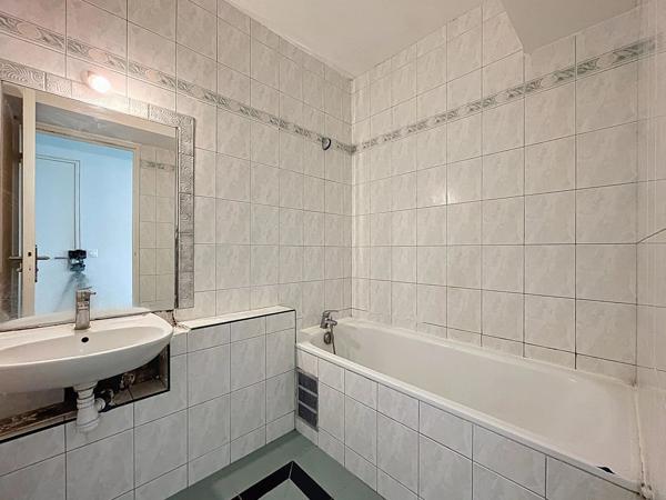 Vente                                                      Appartement
                        
                     2 pièces                      53 m2                     à Boissy-Saint-Léger