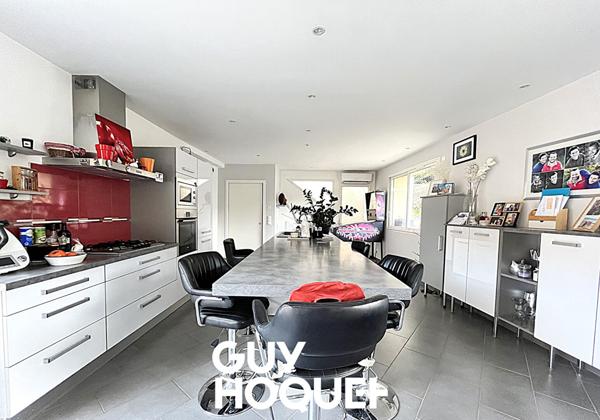 Propriété Viticole en Pierre - Deux Maisons + Dépendances et Terrain - 71960 FUISSE