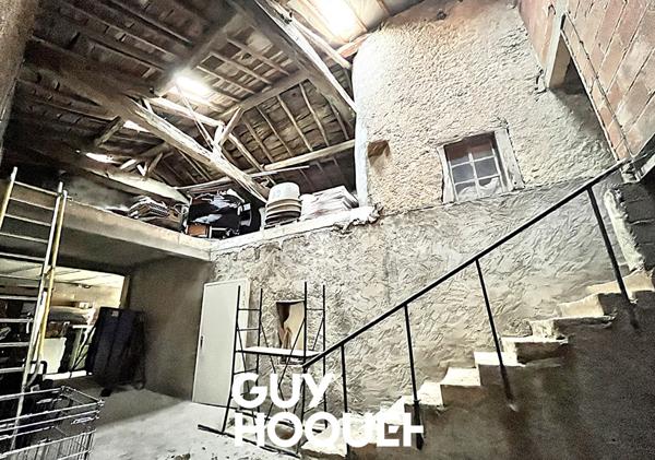 Propriété Viticole en Pierre - Deux Maisons + Dépendances et Terrain - 71960 FUISSE