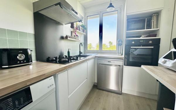 Appartement à vendre    4 pièces • 80 m2 Le Bouscat