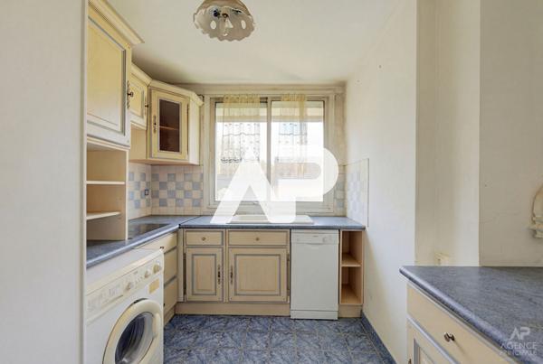 Appartement Rueil Malmaison 3 pièce(s) 55 m2 €220 000 ** - Référence 19656