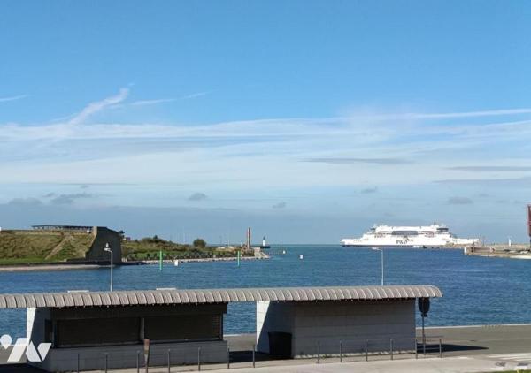 CALAIS NORD - BASSIN DU PARADIS - VUE MER 