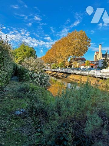 Maison à Vendre à CAPBRETON Landes (40)
CENTRE VILLE Dans un environnement calme et résidentie...