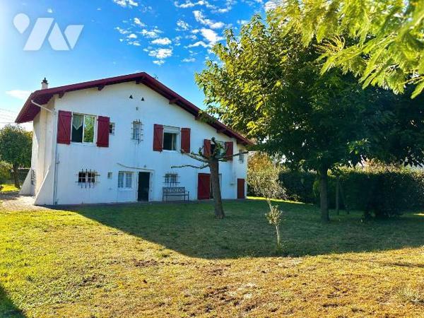 Maison à Vendre à CAPBRETON Landes (40)
CENTRE VILLE Dans un environnement calme et résidentie...