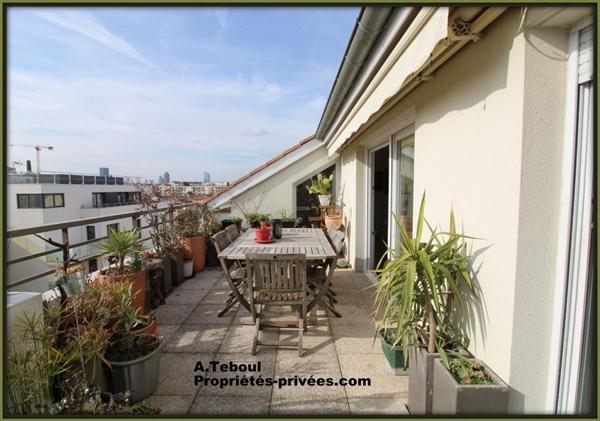 TOIT/TERRASSE SUR VILLEURBANNE/ GRATTE CIEL NORD :DERNIER ETAGE  DE 126M² AVEC TERRASSE DE 35M² CIEL OUVERT