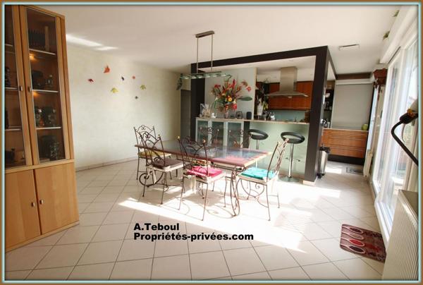 TOIT/TERRASSE SUR VILLEURBANNE/ GRATTE CIEL NORD :DERNIER ETAGE  DE 126M² AVEC TERRASSE DE 35M² CIEL OUVERT