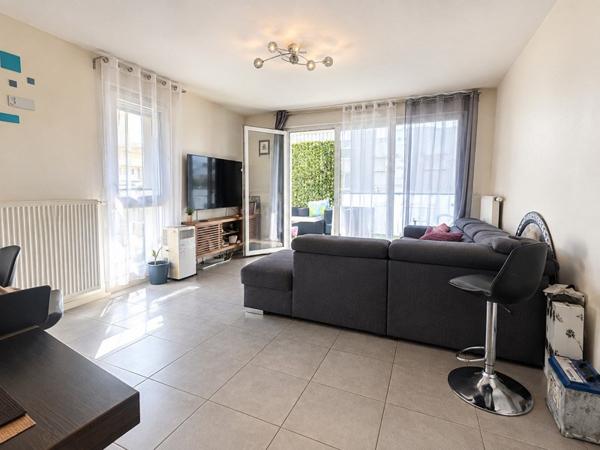 Appartement à vendre 315 700 € Vaulx-en-Velin 4 p 83 m² DPE C