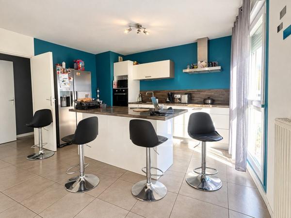 Appartement à vendre 315 700 € Vaulx-en-Velin 4 p 83 m² DPE C