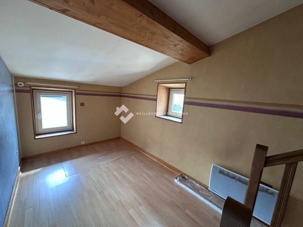 Thiers (hameau calme) - Maison 3 ch. et 1 bureau