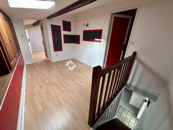 Thiers (hameau calme) - Maison 3 ch. et 1 bureau