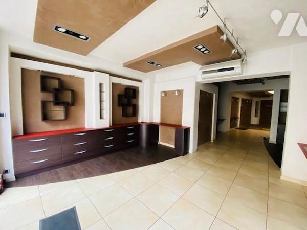 CHALONNES SUR LOIRE LOCAL COMMERCIAL DE 62 M²