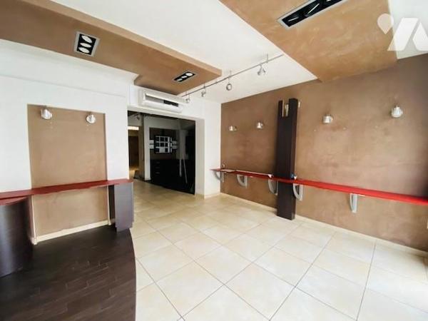 CHALONNES SUR LOIRE LOCAL COMMERCIAL DE 62 M²