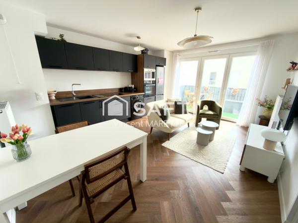 Appartement cocooning avec balcon et 2 stationnements – Résidence récente